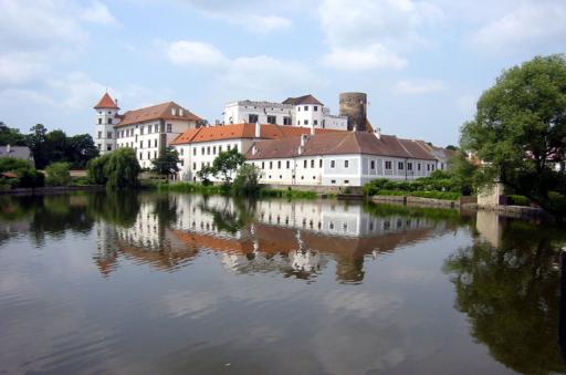 Historische gebouwen en bezienswaardigheden langs uw route van Praag naar Wenen