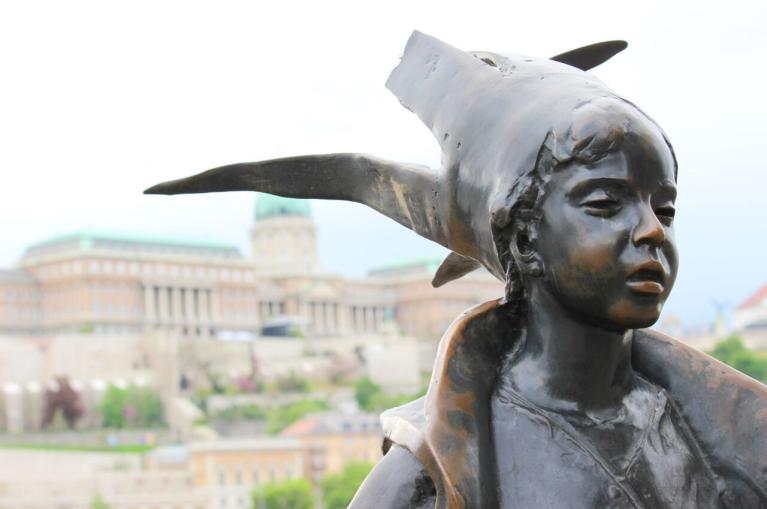 De Kleine Prinses, een van de bekendste standbeelden in Boedapest
