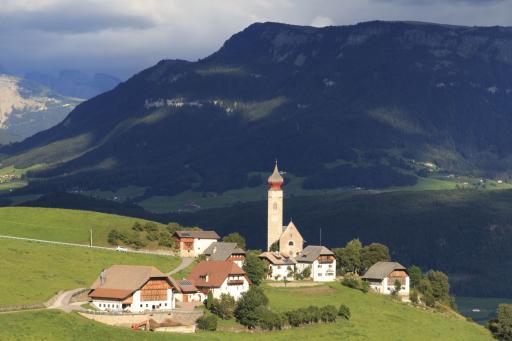 monte di mezzo villagge