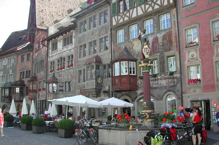 Fietsen door kneuterige stadjes met vakwerkhuizen aan de Bodensee