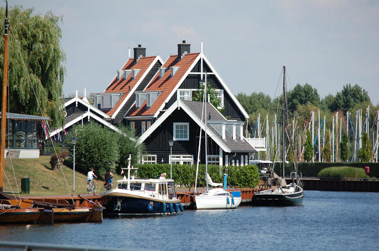 Rondje IJsselmeer fietsen langs vissersdorpen - Fietsvakantie Nederland